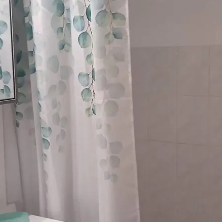 Apartment Lumineux Avec Balcon, Vue Montagne, 25m² Le Biot