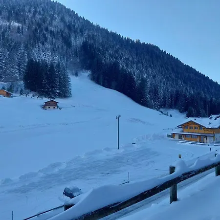 Lumineux Avec Balcon, Vue Montagne, 25m² Apartment